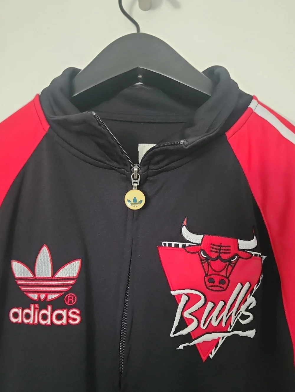 Vintage Adidas NBA Chicago Bulls Black & Red Basketball Jacket